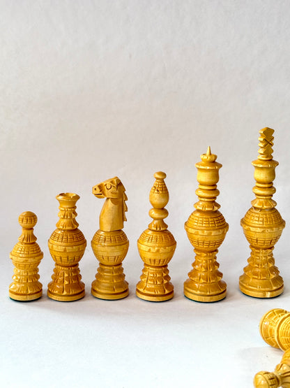 5″ Gigantic Globe Series Hand-Carved Chess Pieces Set – Ebonised Boxwood Luxury Chessmen (Pieces Only)