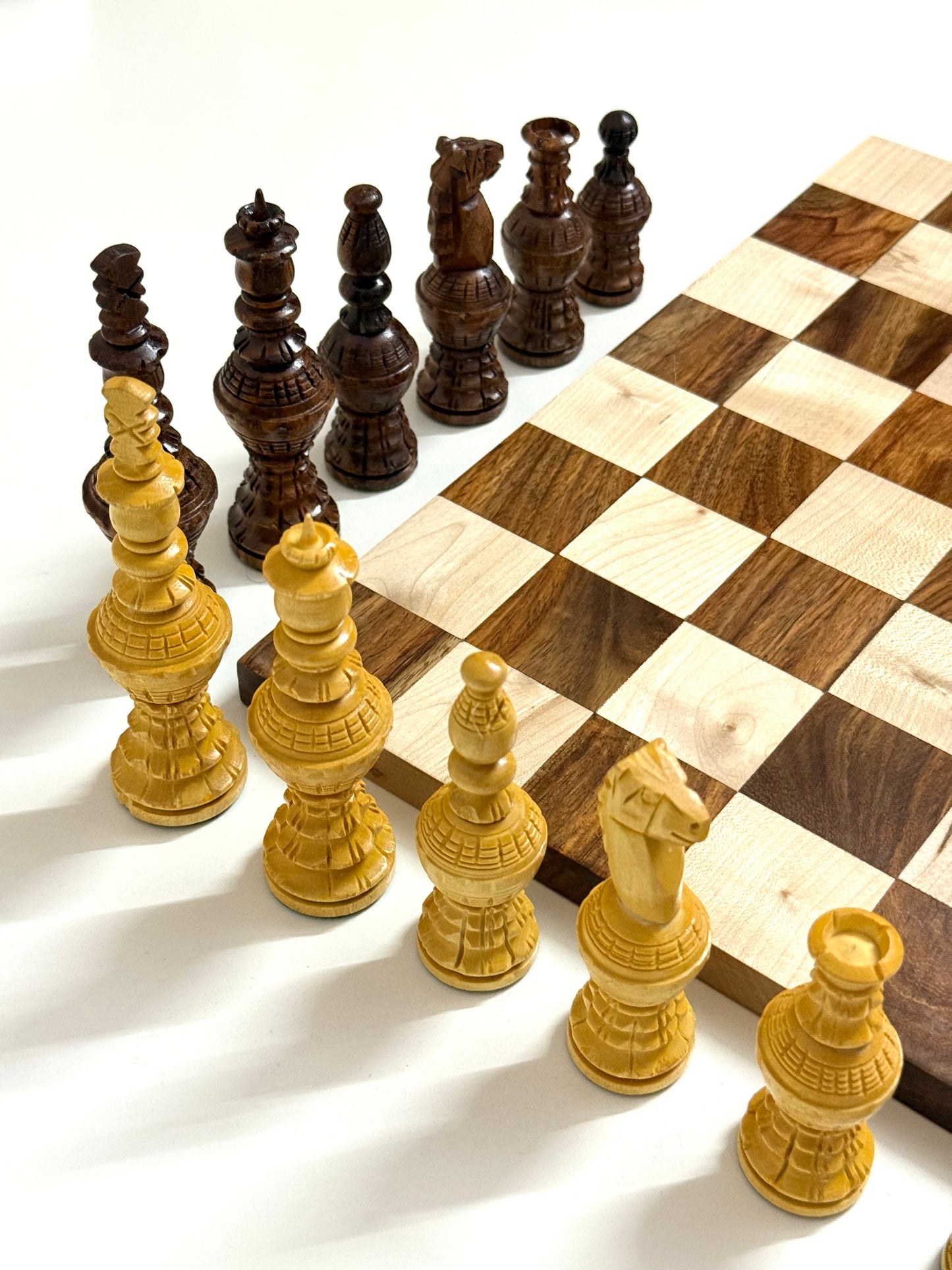 5″ Gigantic Globe Series Hand-Carved Chess Pieces Set – Ebonised Boxwood Luxury Chessmen (Pieces Only)