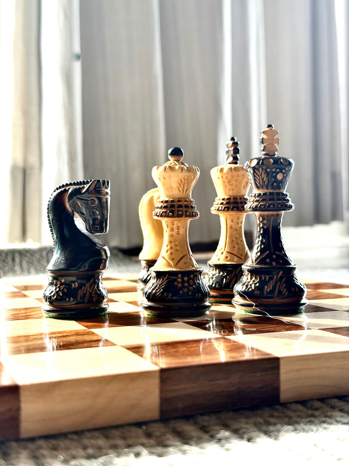 4″ Professional Staunton Hand-Carved Chess Pieces Set – Lacquered Boxwood, Gloss Finish (34 Pieces)