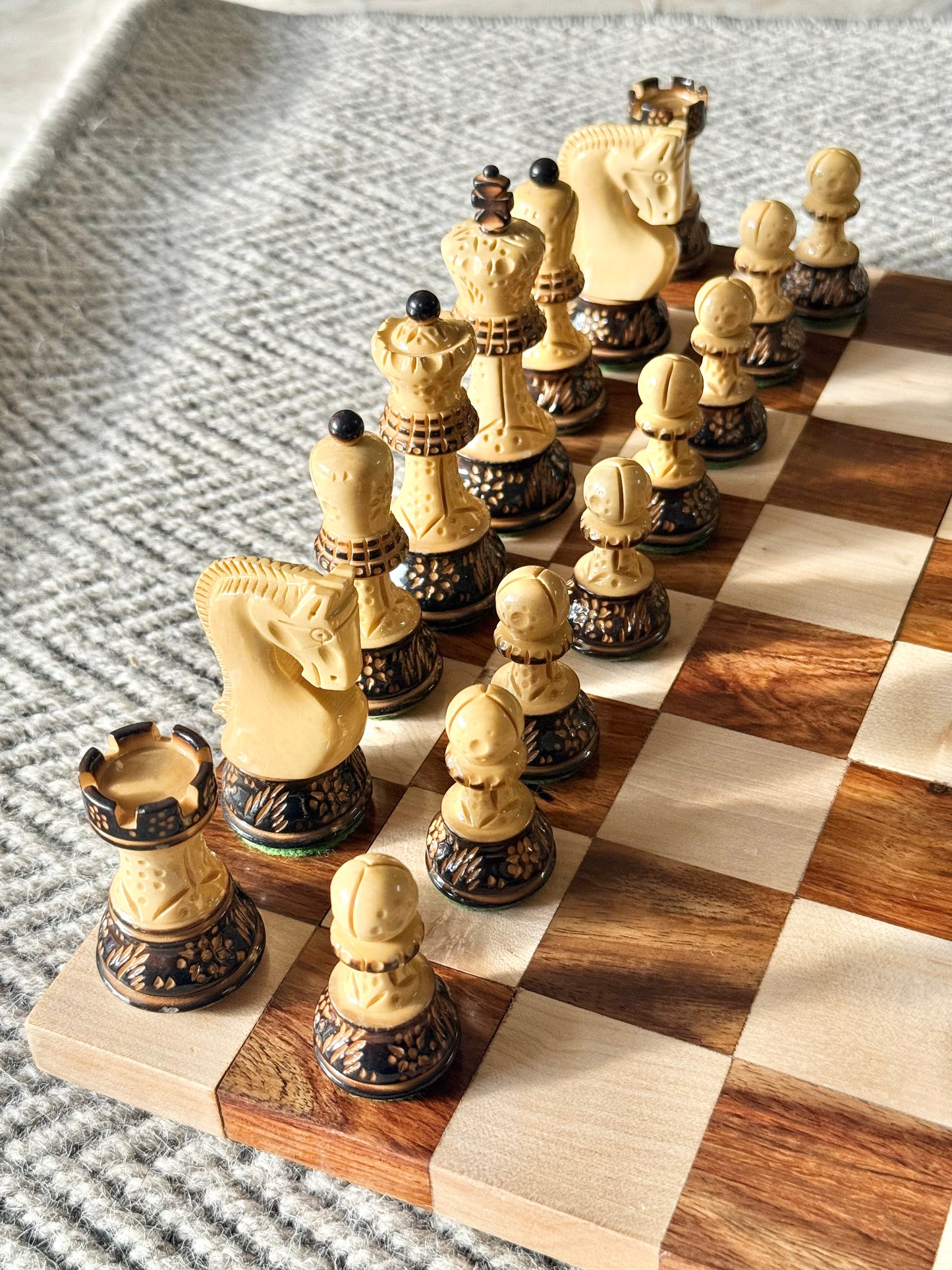 Borderless Hardwood End-Grain Chess Board – Golden Rosewood & Maple, 55 mm Squares